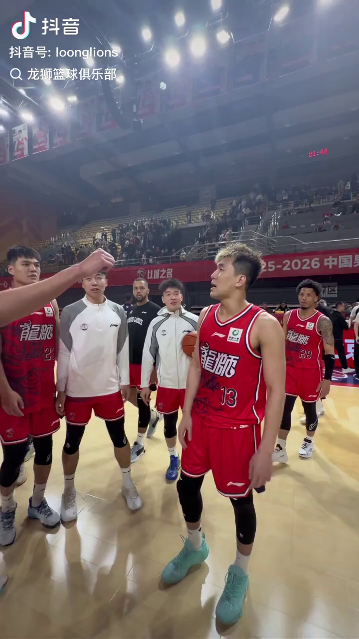 中欧体育-CBA常规赛赛程吃紧，广州队今夜复出首秀，悬念犹存，年轻球员得到机会的简单介绍