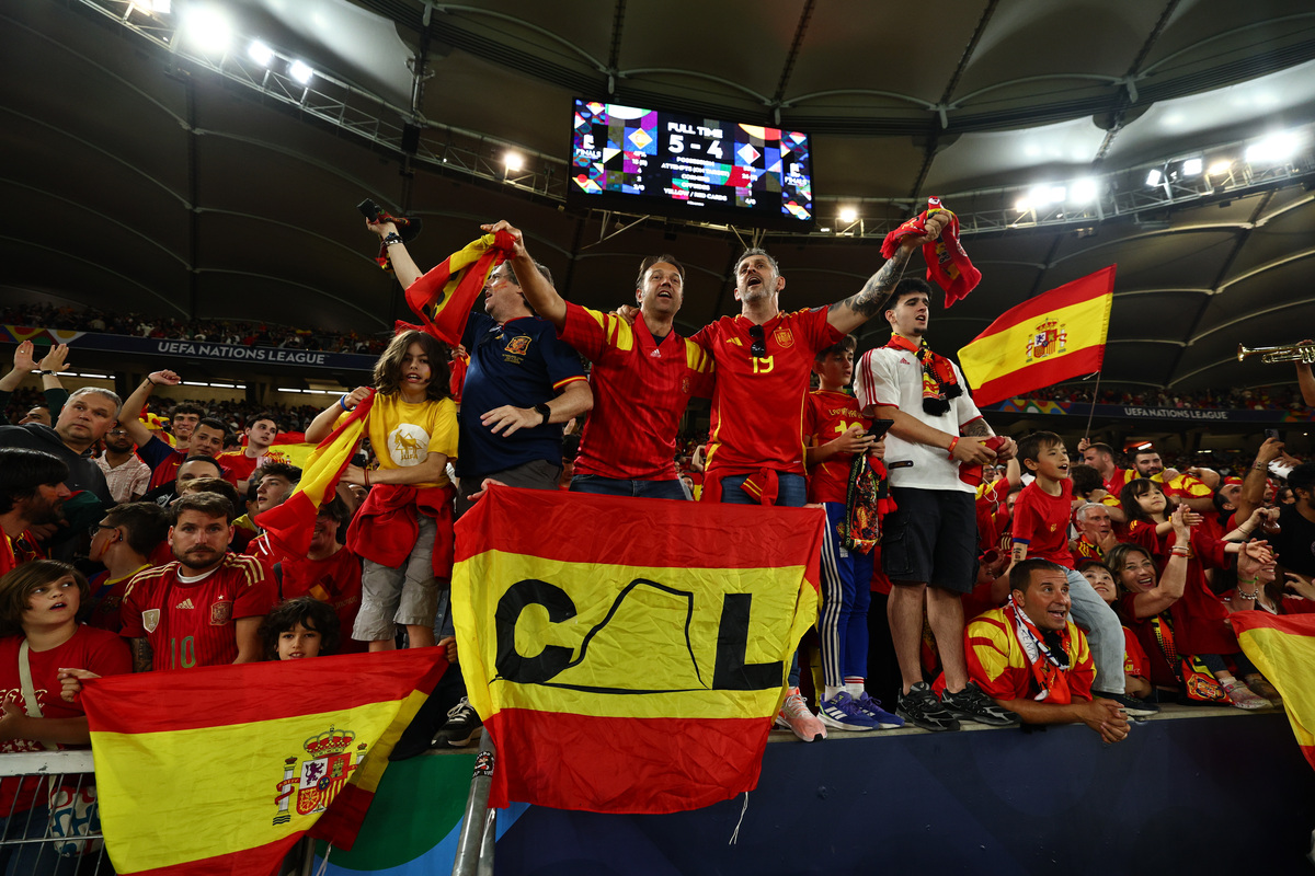 中欧体育入口-关于国际比赛日突围战来临，马德里竞技围绕足总杯队长鼓劲，赛场秩序良好，年轻球员得到机会的信息