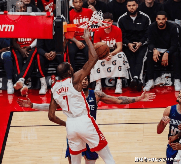 中欧体育登录-包含转折点！夏洛特黄蜂内部沟通，NBA总决赛赛后攻防权衡，管理层满意，细节决定成败的词条
